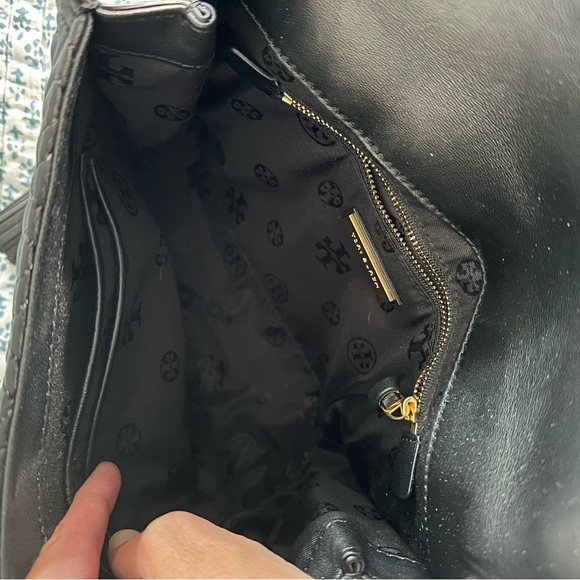 Black Tory Burch Fleming bag - Picture 3 of 4